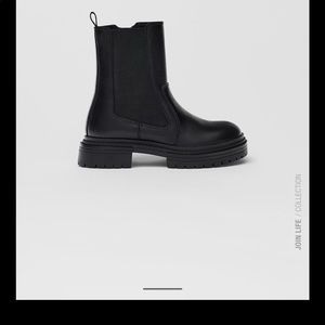 Black leather Zara Boot